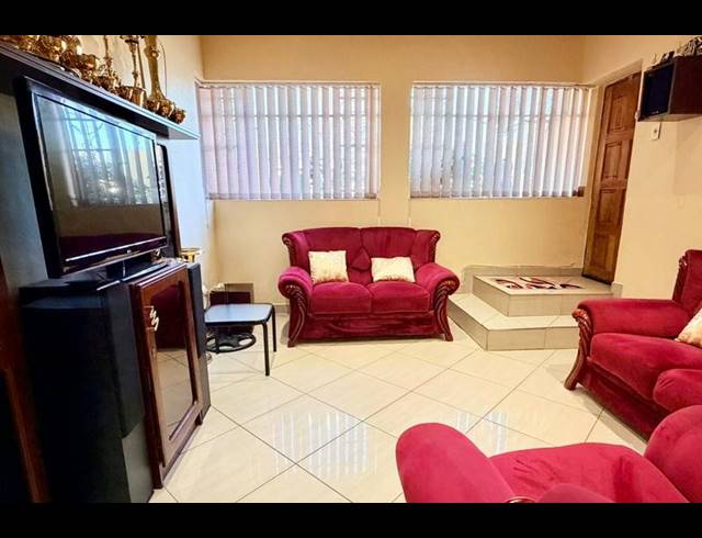 4 BEDROOM HOUSE FOR SALE IN REGENTS PARK